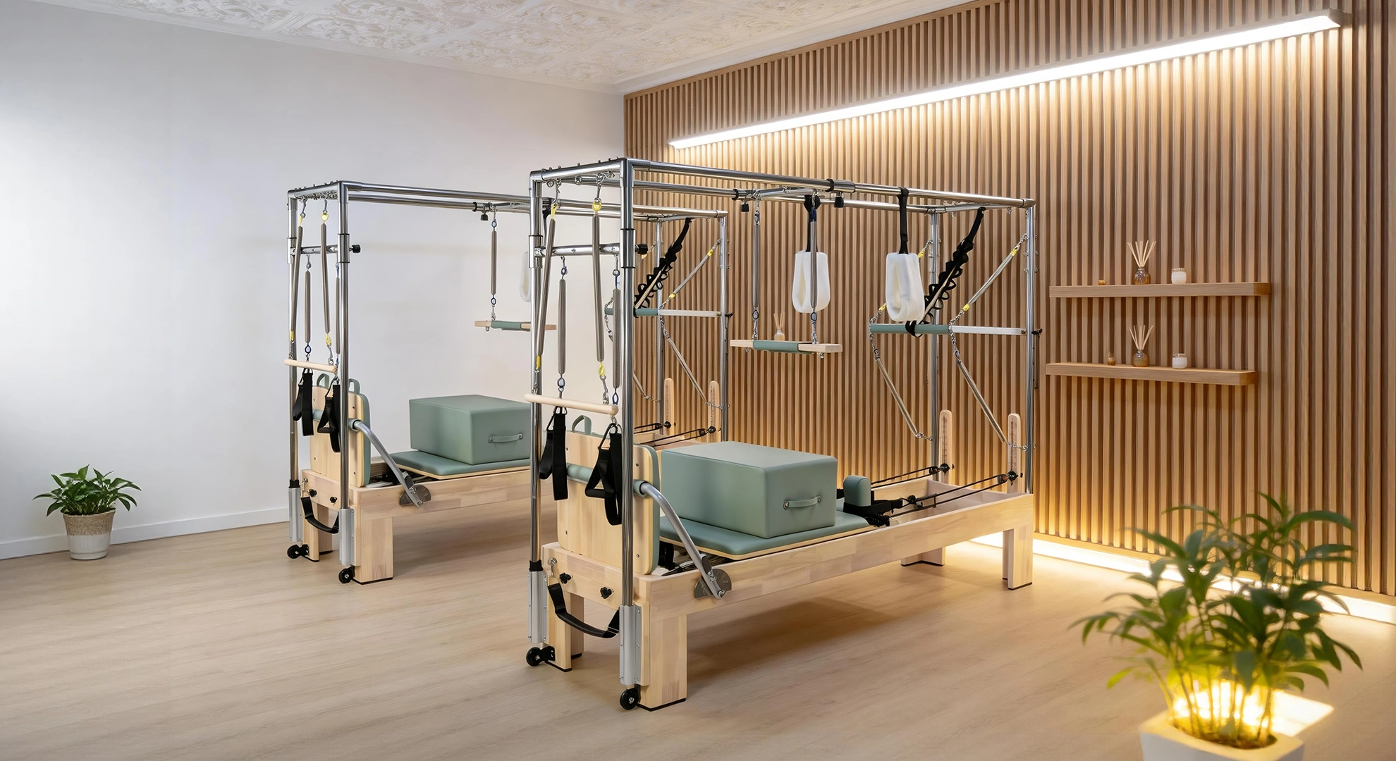 Cadillac Clasico de Roble Mejorado con Reformer AOC-PL605