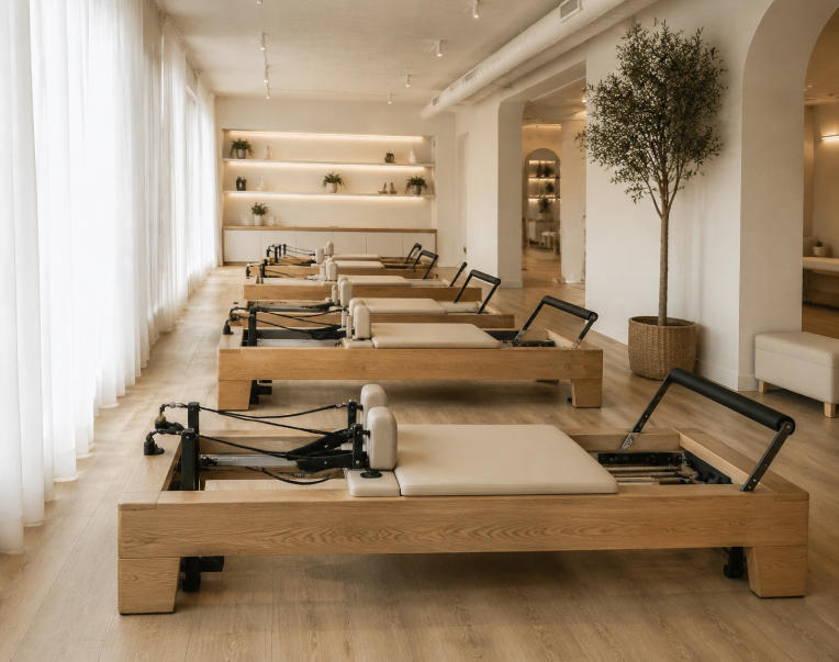 ¿Necesitan un Cadillac los estudios de Pilates pequeños? Explicación sobre el Reformer, la Tower y el equipo 3 en 1
